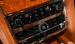 152017 Bentley Mulsanne Radio and Air Conditioning