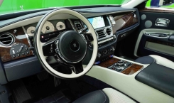 2019 Rolls Royce Ghost in Blue Steering Wheel