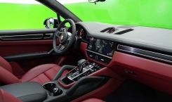 2022 Porsche Cayenne GTS Interior