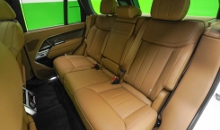 Land Rover Range Rover P530 HSE Backseat