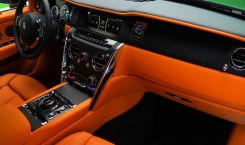 2023 Rolls Royce Cullinan in Black Interior Mandarin