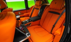 2024 Rolls Royce Cullinan Black Badge in Mandarin Back VIP Seats