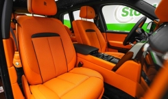 2024 Rolls Royce Cullinan Black Badge in Mandarin Front Seats