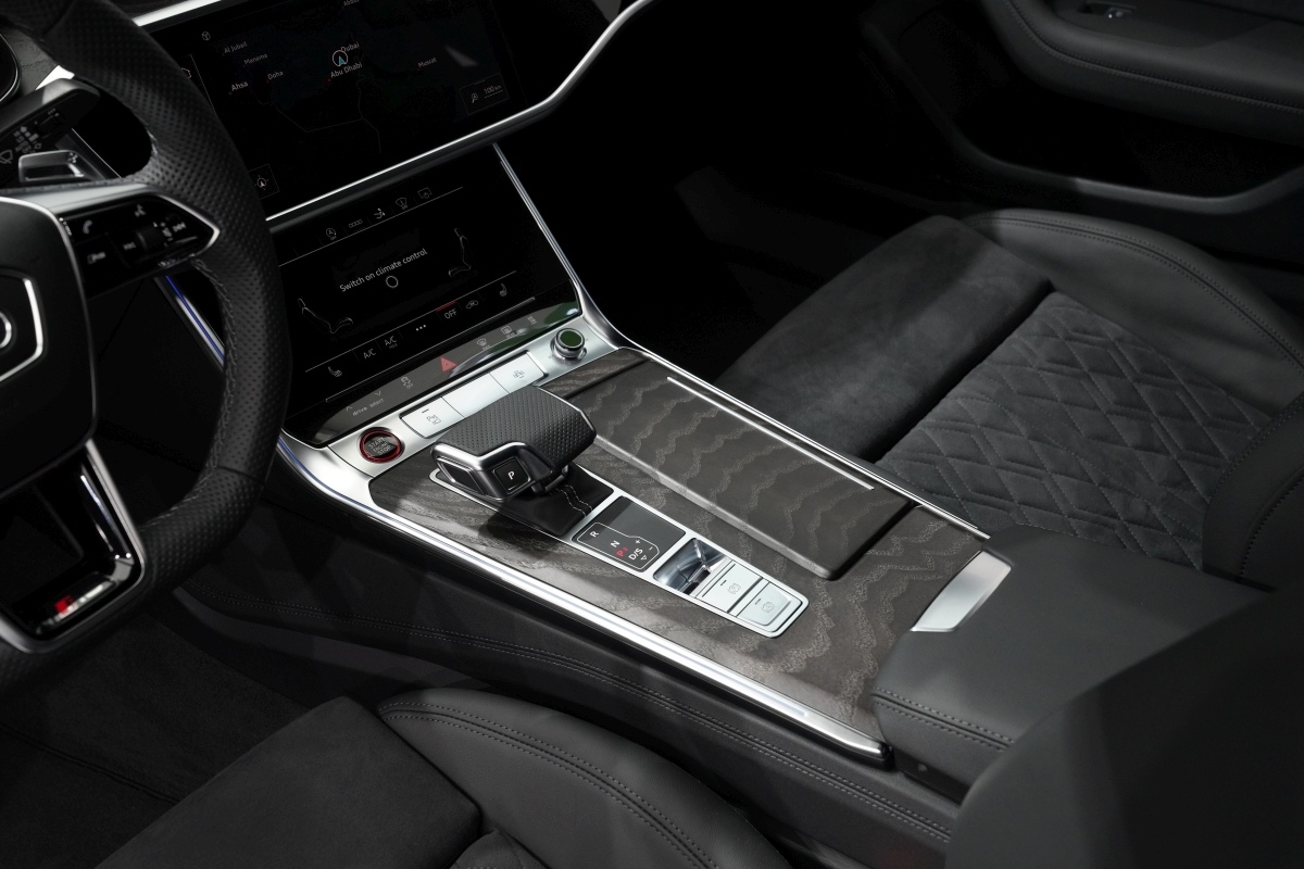 2022-Audi-RS7-7