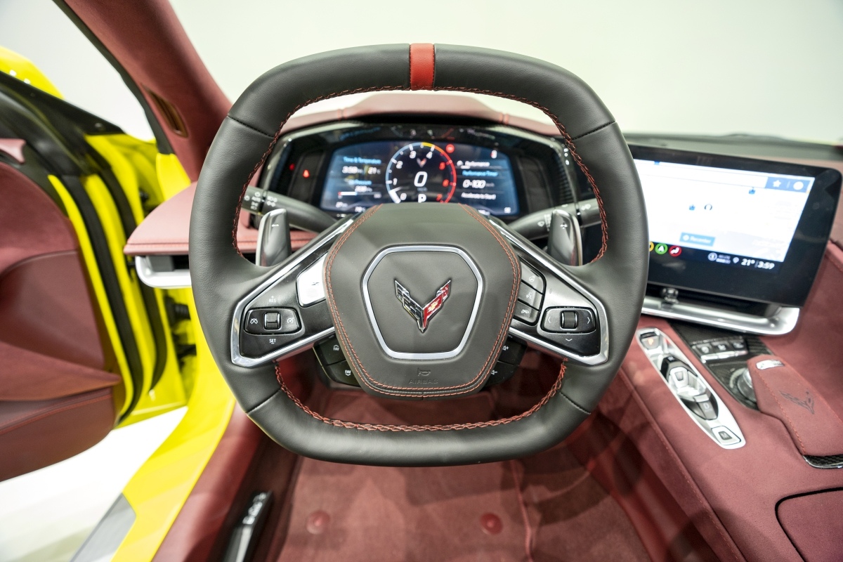 2021-Chevrolet-Corvette-Stingray-Yellow-12