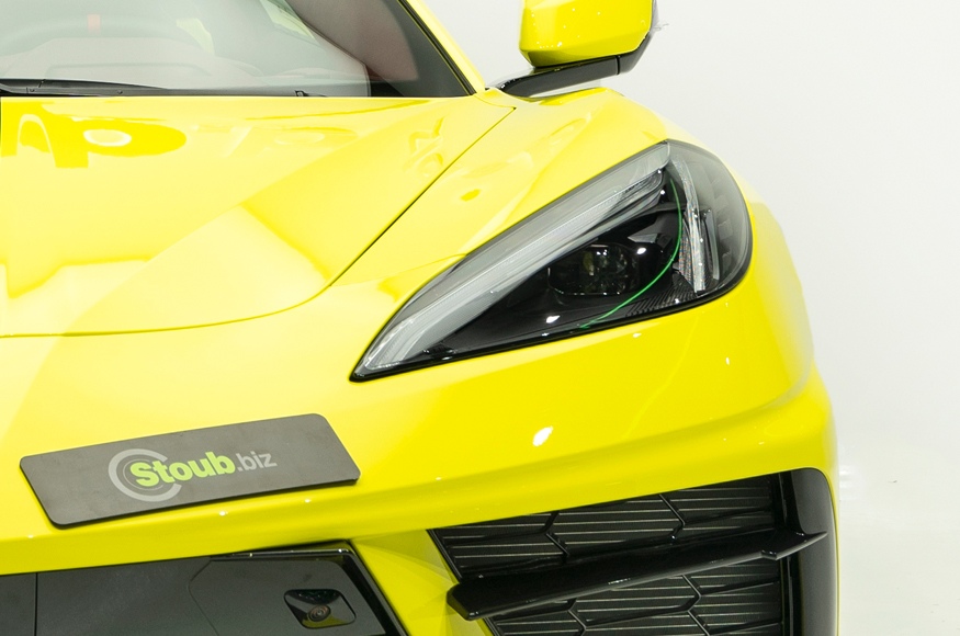 2021-Chevrolet-Corvette-Stingray-Yellow-2