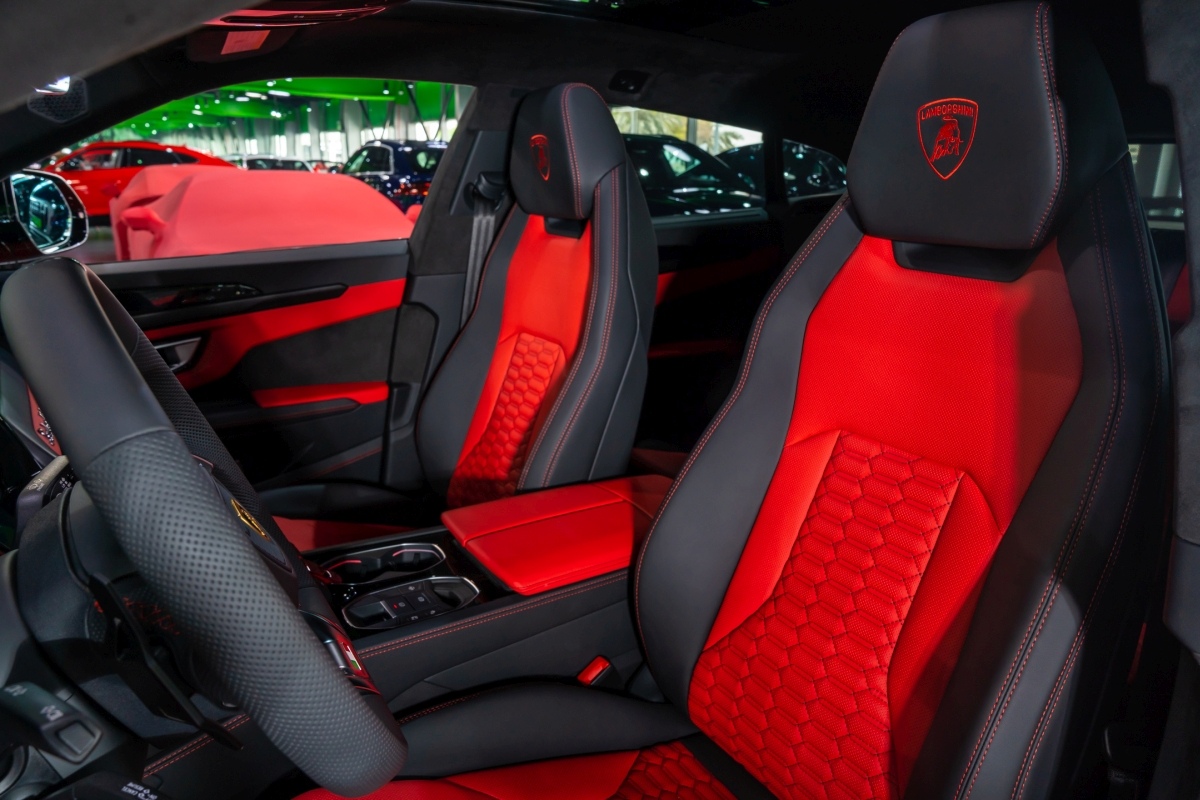Lamborghini-Urus-Red-9