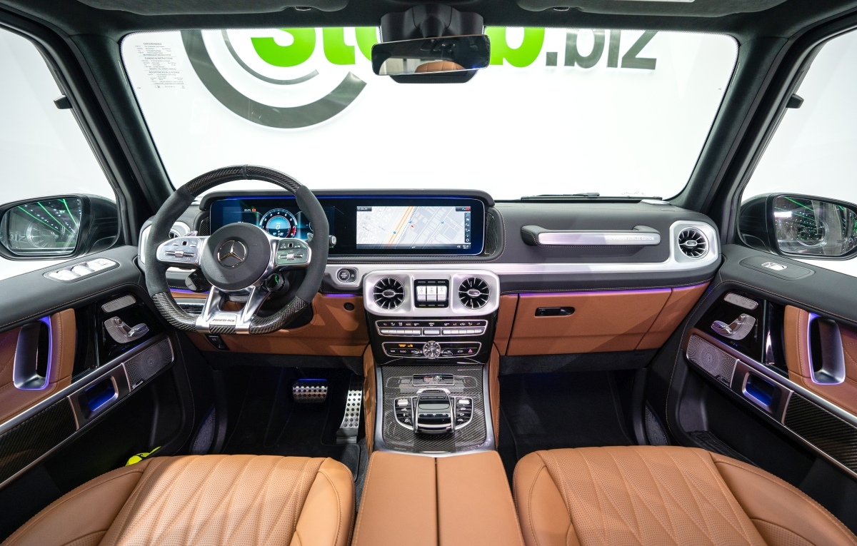 Mercedes-Benz-AMG-G63-UAE-Golden-Jubilee-Edition-7