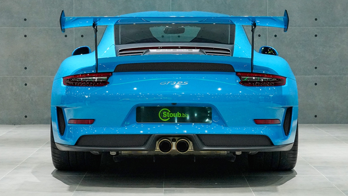 Porsche-911-GT3-RS-10