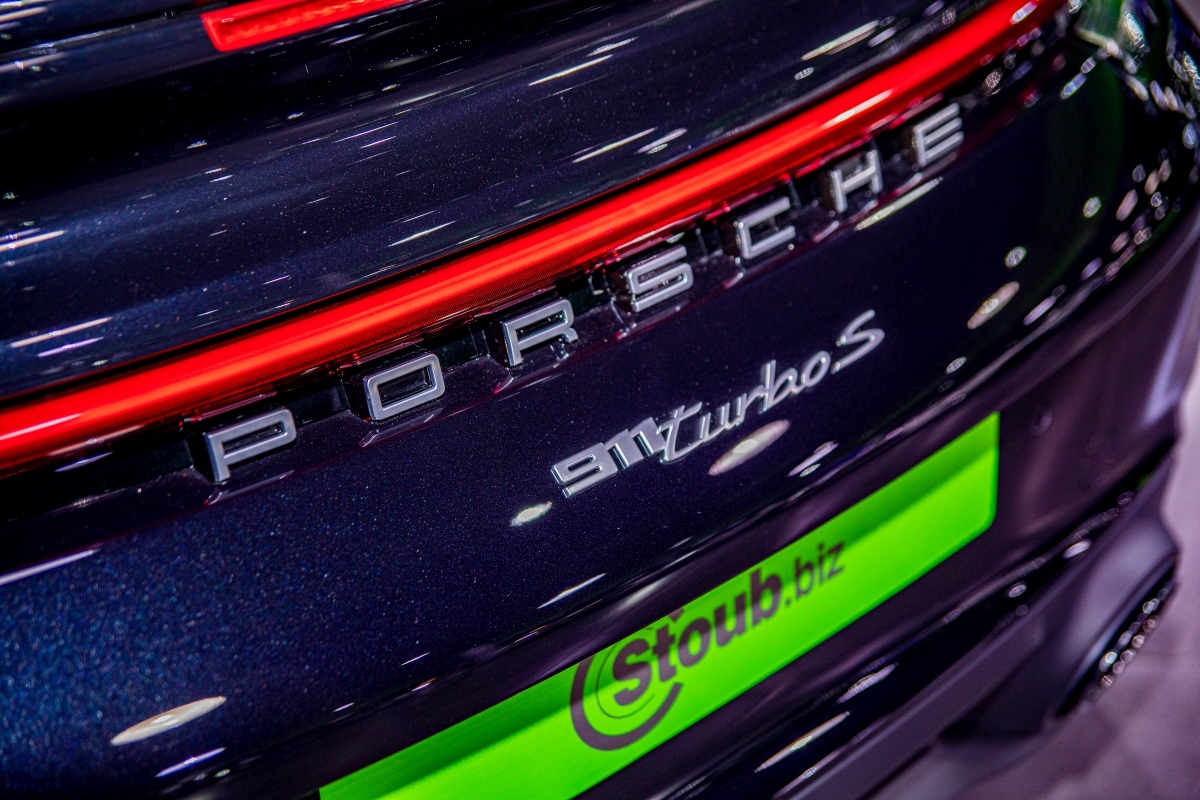 Porsche-992-Turbo-S-Coupe-black-13