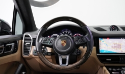 2018-Porsche-Cayenne-Turbo-11