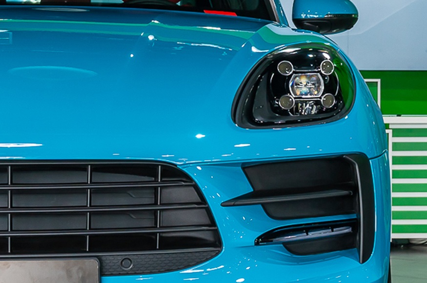 2021-Porsche-Macan-Blue-1