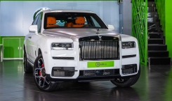 Rolls-Royce-Cullinan-Black-Badge-2