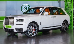 Rolls-Royce-Cullinan-Black-Badge-4