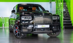 Rolls-Royce-Cullinan-2