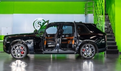 Rolls-Royce-Cullinan-4