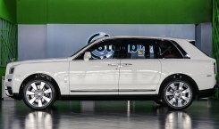 Rolls-Royce-Cullinan-06